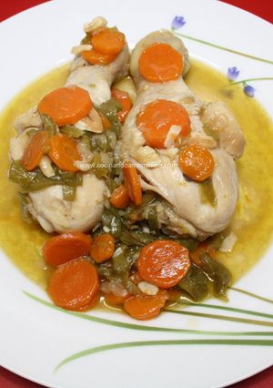 Foto principal de Pollo en salsa con zanahorias
