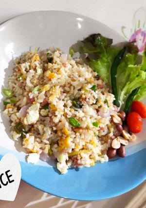 รูปของ ข้าวผัดแหนม ง่ายๆ (คล้ายกินยำแหนม)