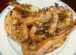 Hình của món Lườn cá hồi nướng sả NCKD.