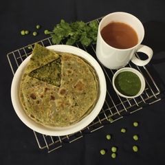 A picture of Green peas paratha.
