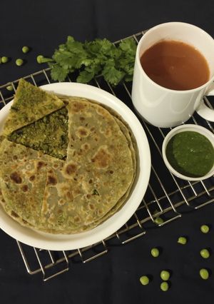 A picture of Green peas paratha.
