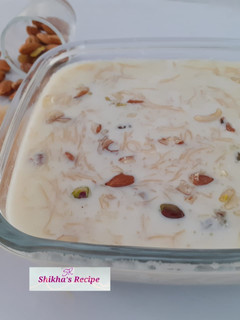 A picture of Vermicelli kheer.