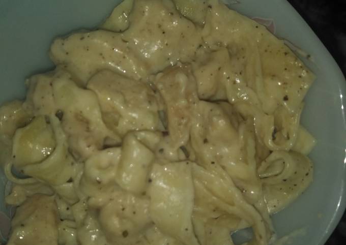 Chicken Alfredo pasta