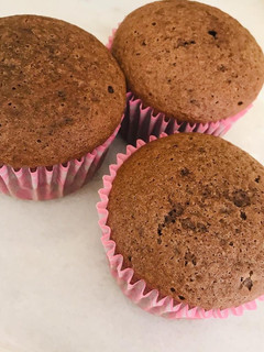 Una foto de Muffins de chocolate suuuper húmedos y fáciles!