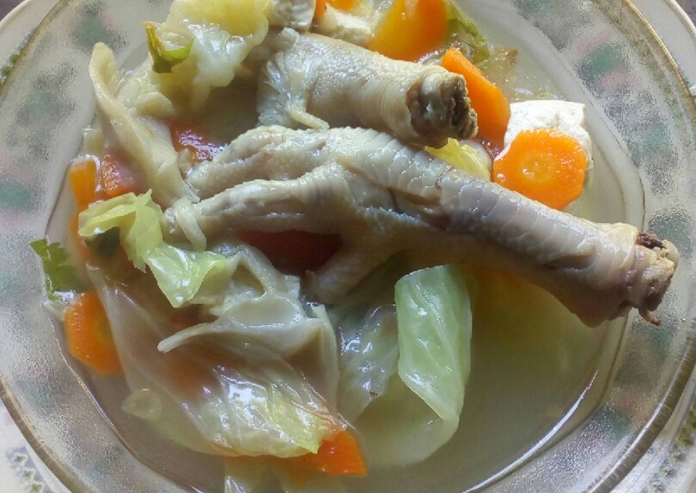 10. Sop Ceker Ayam Tahu