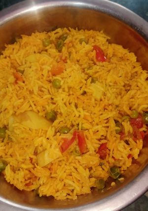 नमकीन पुलाव (namkeen pulao recipe in Hindi) रेसिपी मुख्य फोटो