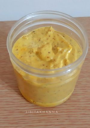 A picture of English Mustard Sauce.