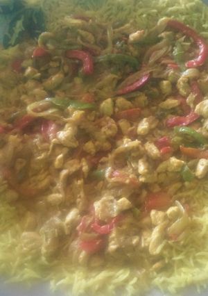 صورة لوصفة رز بصدر الدجاج والفليفله