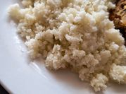 Una foto de arroz de coliflor
