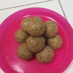 A picture of Quinoa Jagger ladoo.