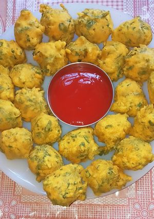 મેથી ના ગોટા રેસીપી મુખ્ય ફોટો