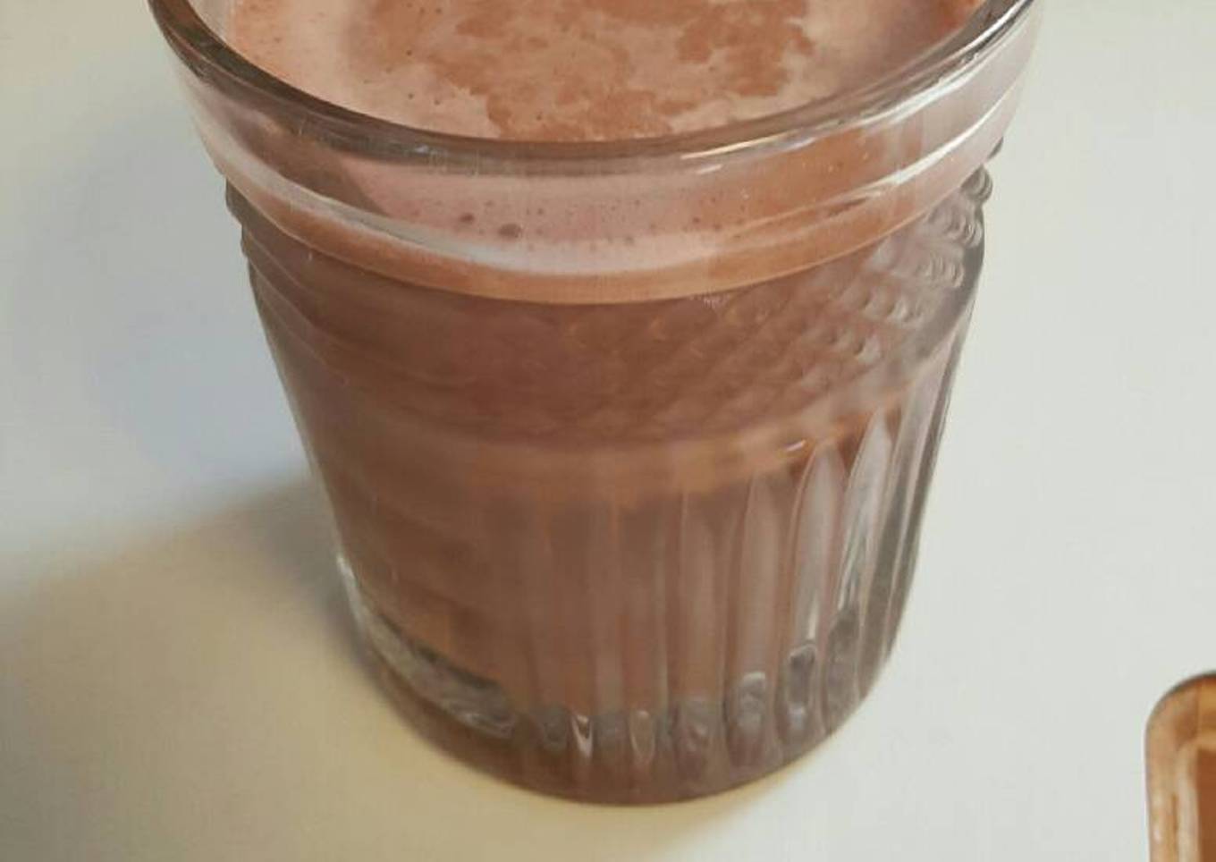 Easy milkshake with cranberry chocolate
