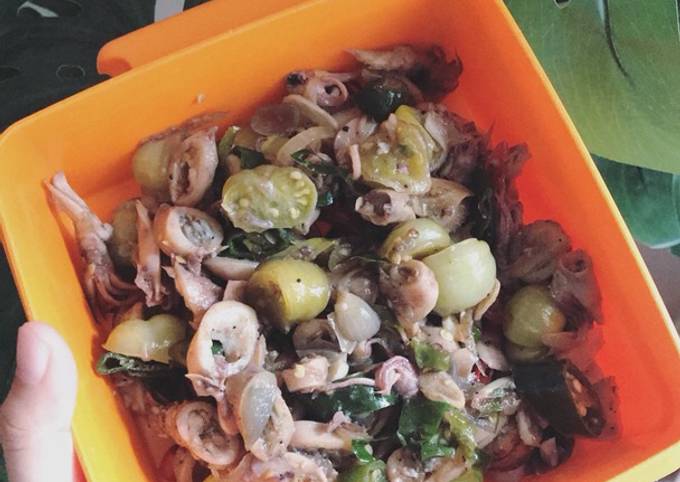 Resep Tumis Cumi Asin Tomat Ijo Oleh Yennita Meilasari Cookpad