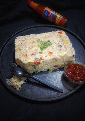 एग राईस (Egg rice recipe in marathi) रेसिपी चे मुख्य फोटो