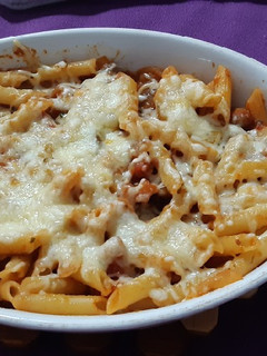 Una foto de Macarrones con setas y panceta