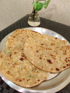 मूली का पराठा (mooli ka paratha recipe in Hindi) रेसिपी मुख्य फोटो