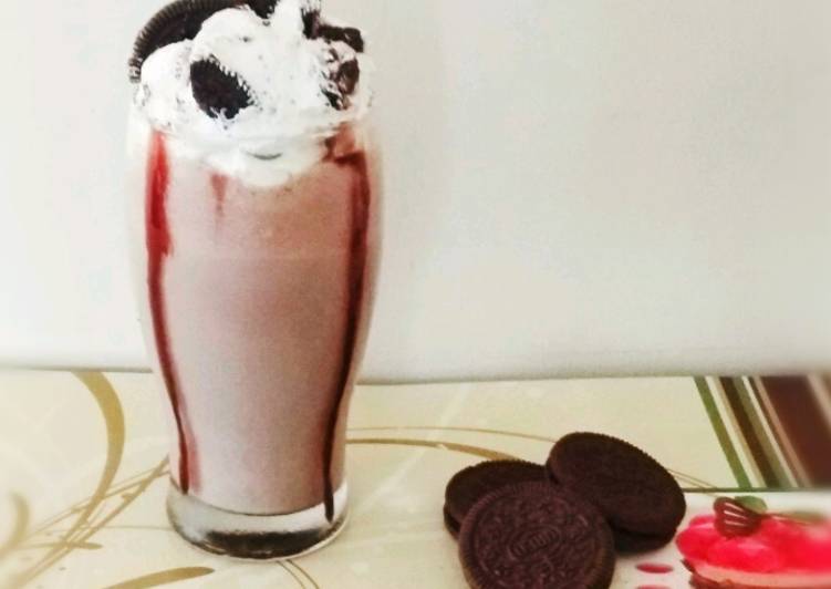 Step-by-Step Guide to Prepare Favorite Oreo Milkshake