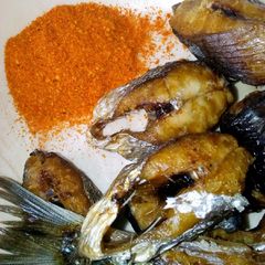 A picture of Fried fish.