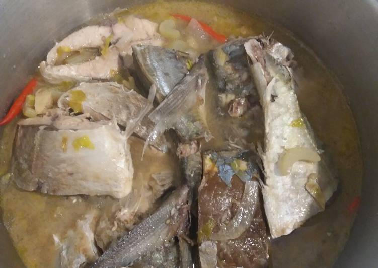 Sop asam ikan laut