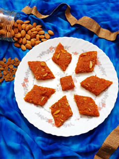ગાજરનો હલવો (Carrot Halwa Recipe In Gujarati) રેસીપી મુખ્ય ફોટો