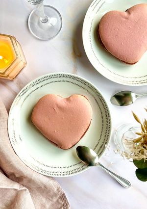 Une photo de Ganache pour Macarons Coeur Griottes Citron Fève Tonka