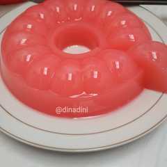 A picture of Puding Susu Strawberry.