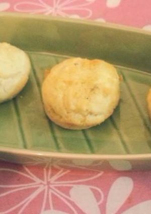 A picture of Gluten Free Mini Cheese Buns.