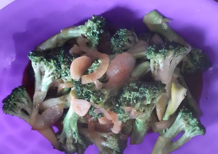 Tumis brokoli saus tiram
