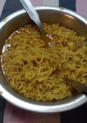 मैगी (maggi recipe in Hindi) रेसिपी मुख्य फोटो