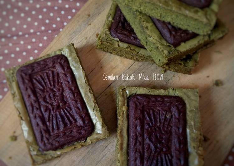 Brownie Matcha dan Biskuit
