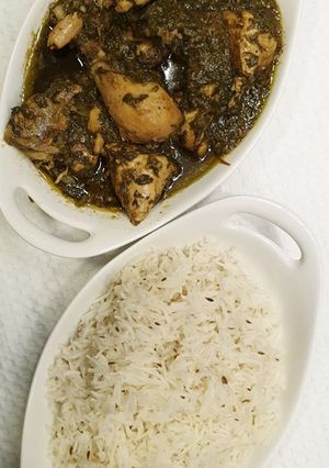 A picture of Palak Chicken.