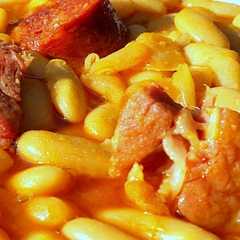 Una foto de Fabada Asturiana