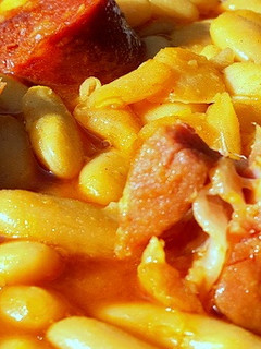 Una foto de Fabada Asturiana