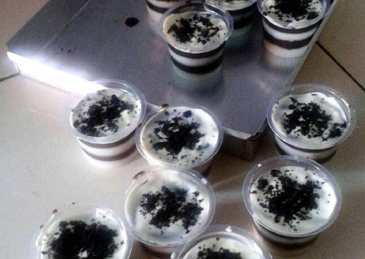 Puding lembut oreo