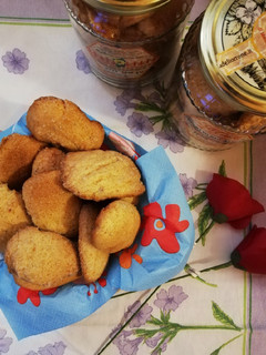 Foto di Biscotti alle mandorle e miele senza uova e burro