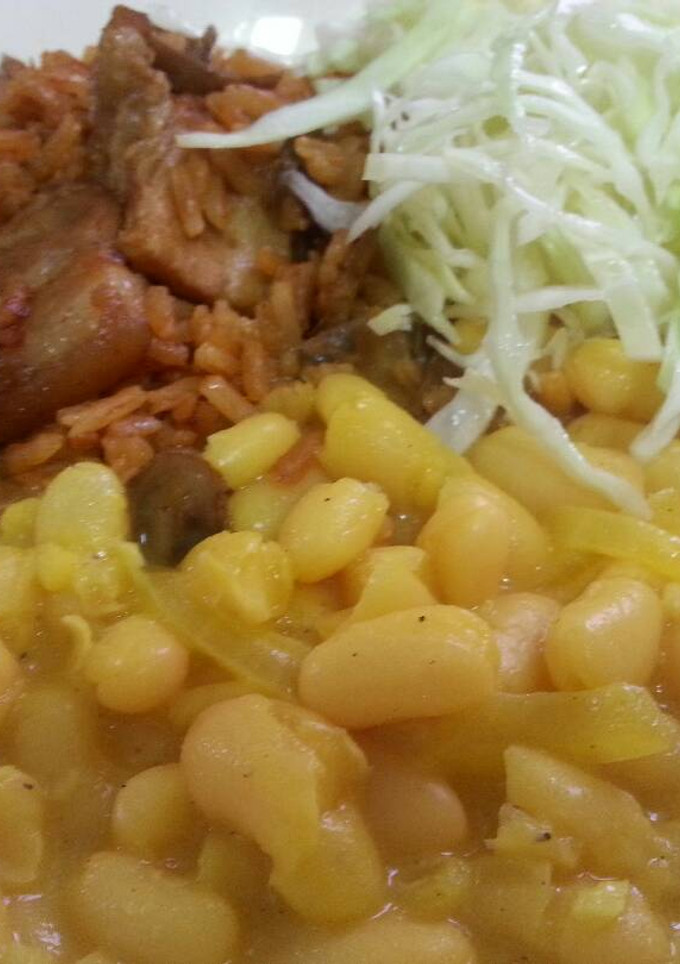 Una foto de Alubias blancas en salsa de coco
