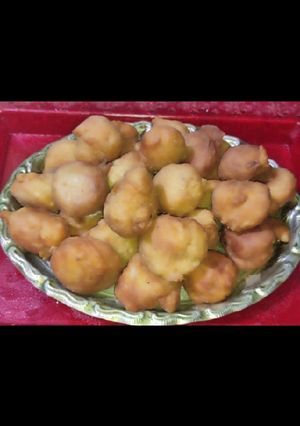 मीठे गुलगुले (मिल्क बनाना पफ) (Meethe Gulgule recipe in hindi) रेसिपी मुख्य फोटो