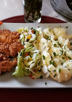 O poză a rețetei Piept de pui în crustă din fulgi de porumb și piure🥘🥘.