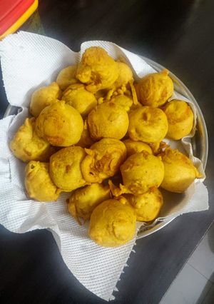 ગરમાગરમ બટેટાવડા (Aloovada Recipe in Gujarati) રેસીપી મુખ્ય ફોટો