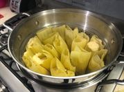 Una foto de tamales verdes