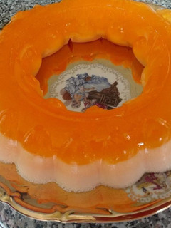 Una foto de Gelatina de yogurth y mandarina