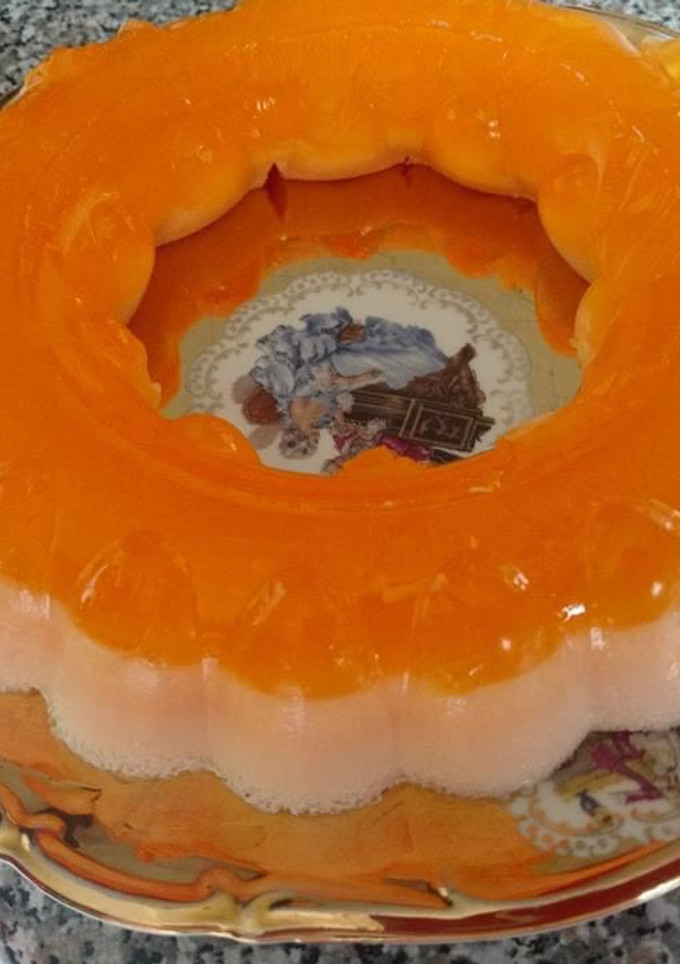 Una foto de Gelatina de yogurth y mandarina