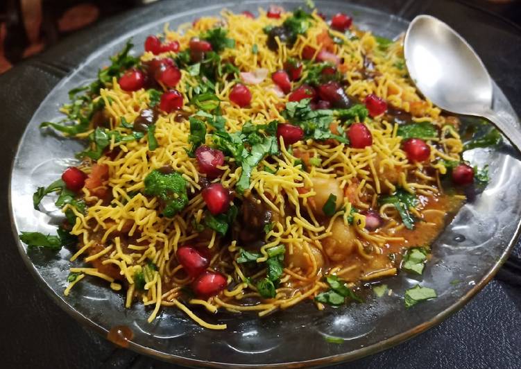 Steps to Make Homemade Tikkiya Chole Chaat(Peas Stuffed)