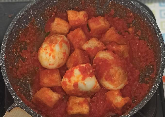 Bagaimana Membuat Tahu Telur Balado yang Lezat Sekali