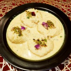 A picture of Rasmalai.