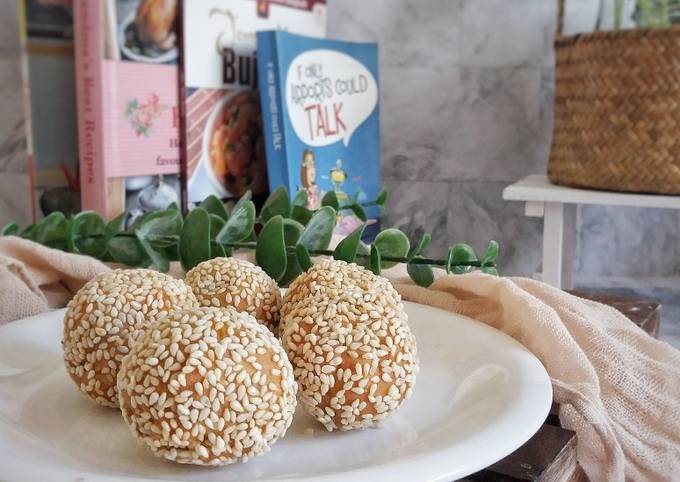 Kuih Bom Kacang Hijau