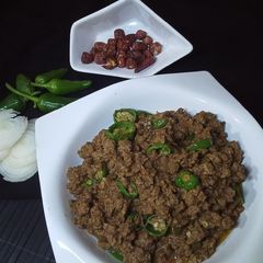 A picture of Haari mirch qeema.