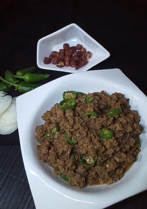 A picture of Haari mirch qeema.