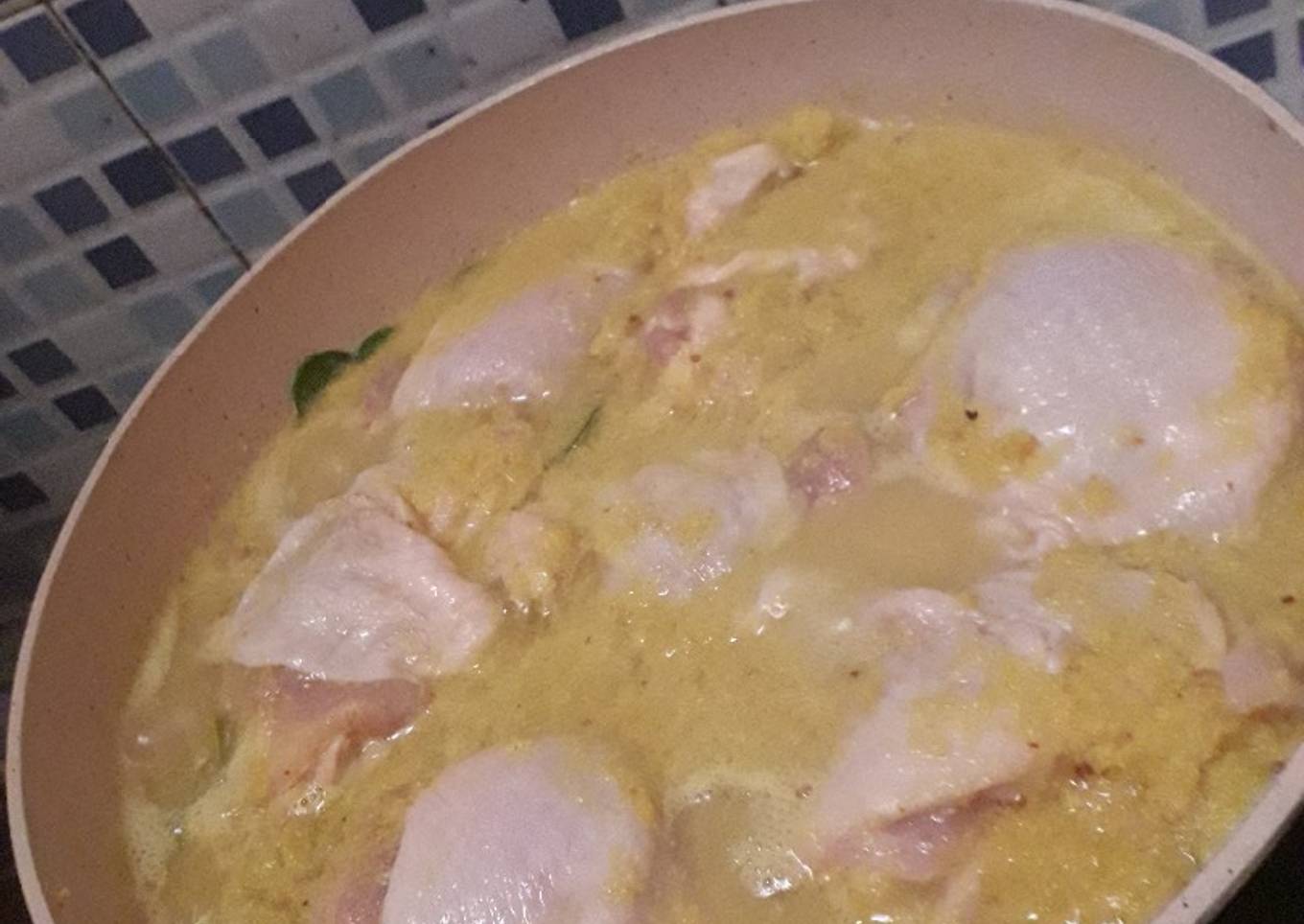 Ayam goreng lengkuas