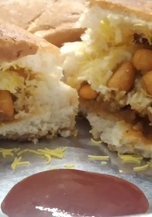 મેયોનીઝ દાબેલી (Mayonies Dabeli Recipe In Gujarati) રેસીપી મુખ્ય ફોટો